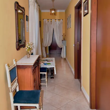 بيت ضيافة La Rondinella *