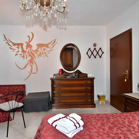 بيت ضيافة La Rondinella *